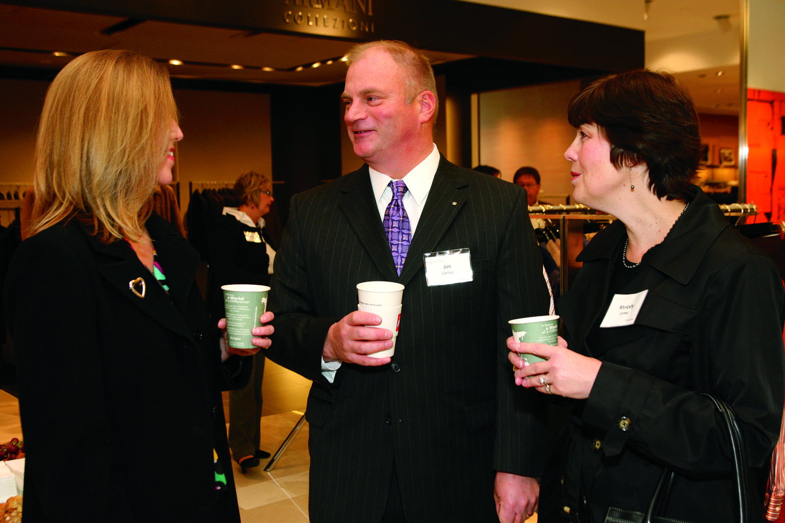 Hopelink Executive Leadership Committee Member Carolyn Currie with Jim and Melody Carney.