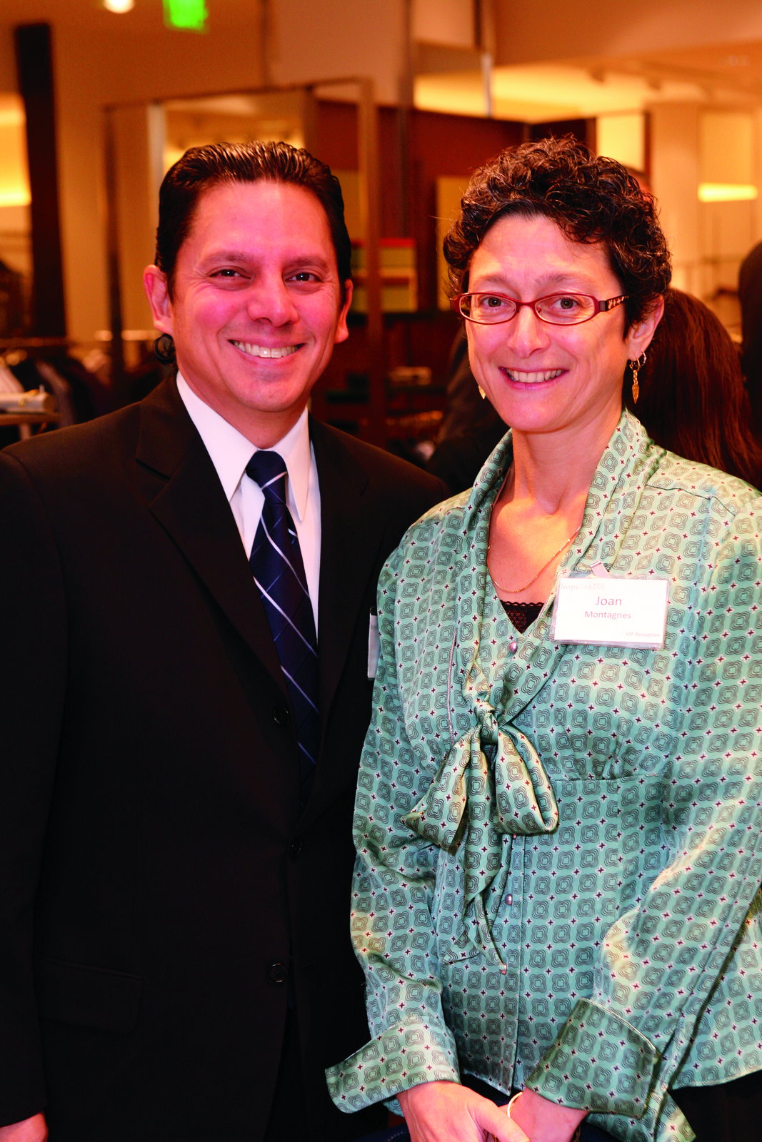 Hopelink Board Vice-Chairman José Piñero and Hopelink Executive Leadership Committee Member Joan Montagnes