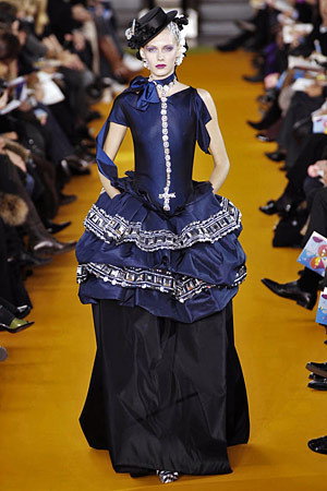 Slideshow: Neo-Victorian (Belle Epic!) runway looks to inspire next Friday’s outfit. (here: Christian Lacroix Spring 08)